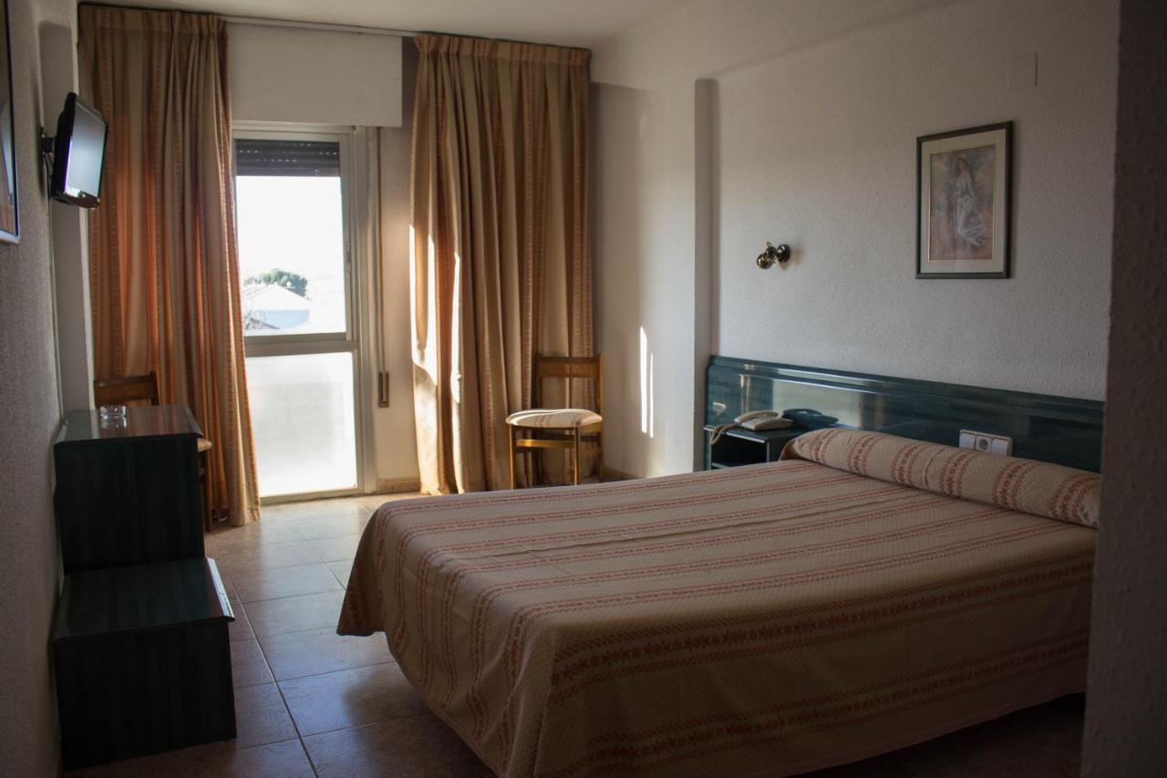 Hotel Pepa Villafranca de Ebro Екстериор снимка
